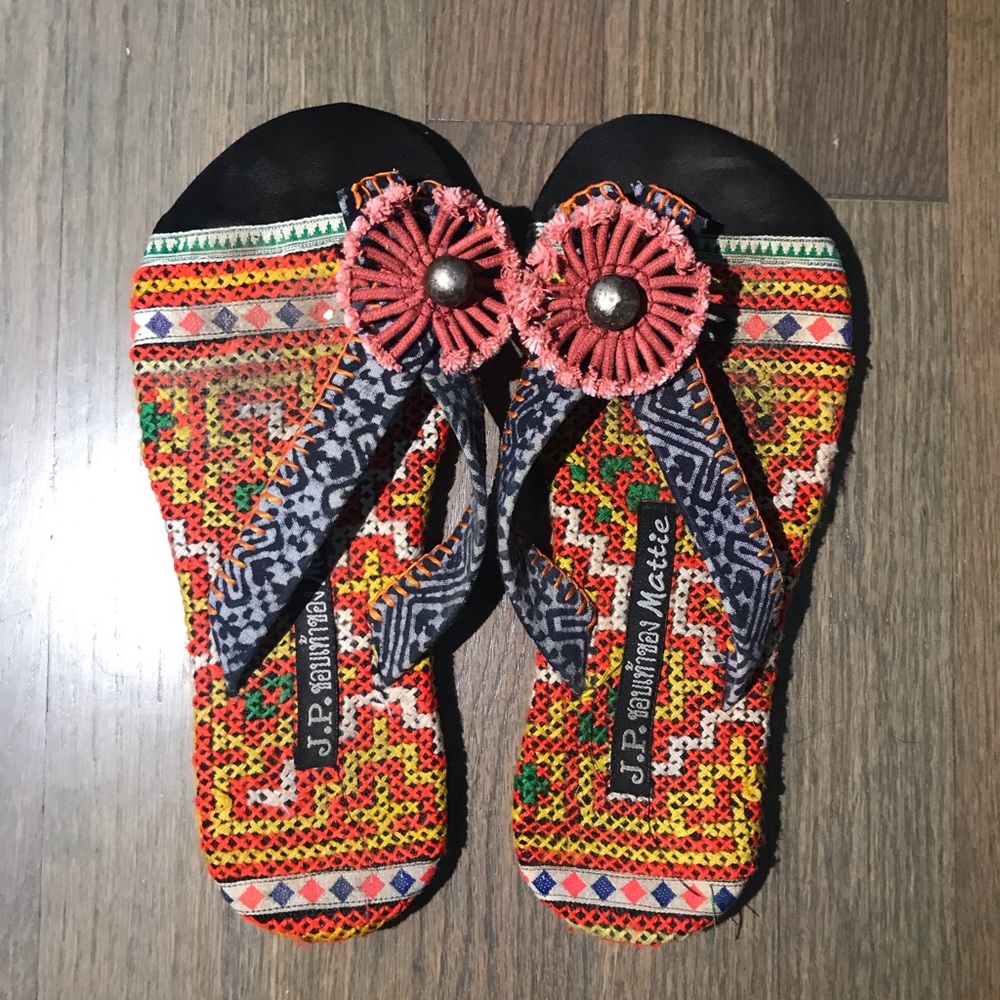 Colorful lightweight sandals